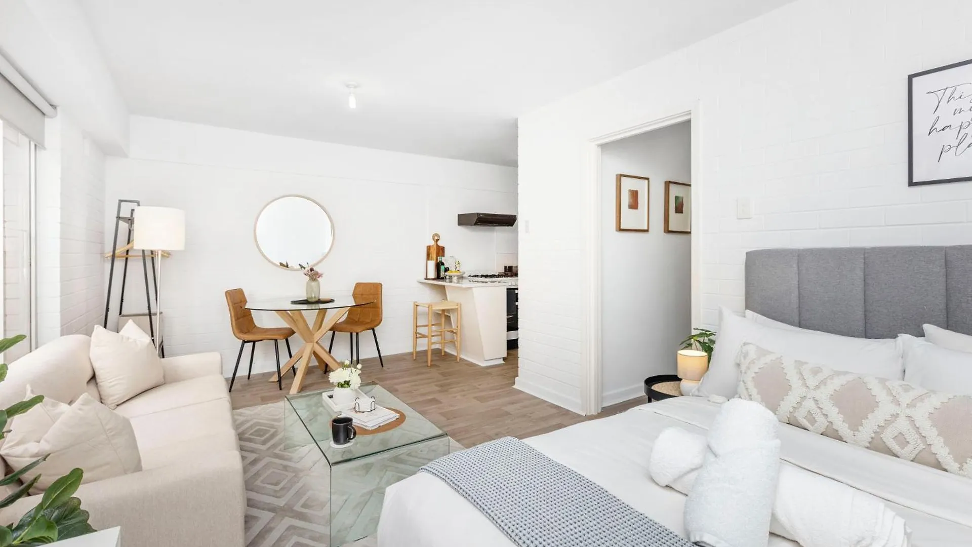 Urban Chic Studio By 'The Strip' Perth Australia