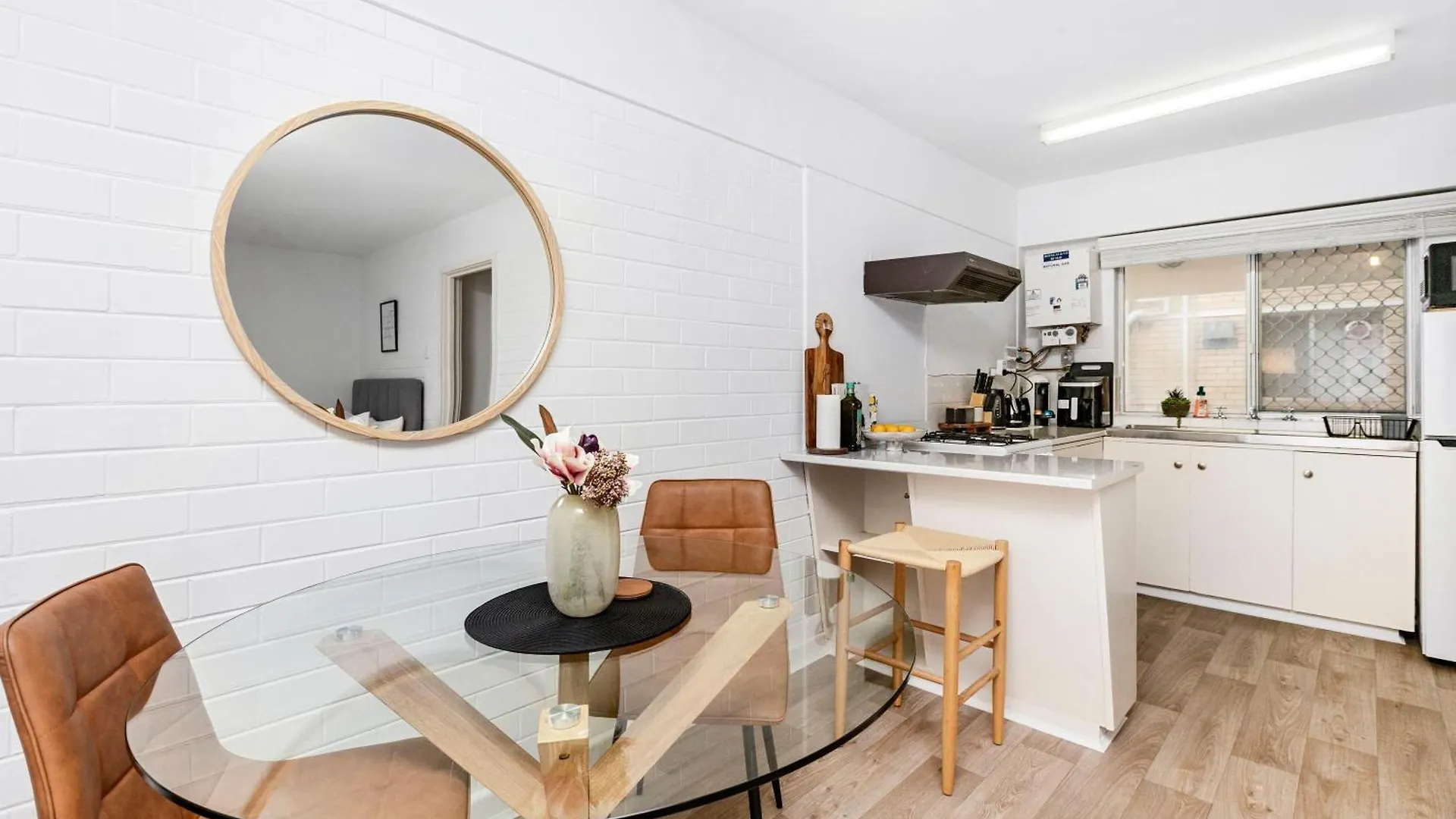 Urban Chic Studio By 'The Strip' Perth